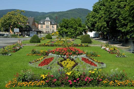 Προορισμός μας είναι η μεσαιωνική πόλη του Ρότενμπουργκ (Rothenburg ob der Tauber), στην περιοχή της Φρανκονίας, αναπόσπαστο κομμάτι του Ρομαντικού Δρόμου, Στο Ρότενμπουργκ θα δούμε λοιπόν την