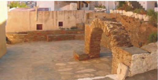 είναι μικρές, προκαλεί όμως τις μικρότερες δυνατές παρεμβάσεις στο περιβάλλον (ορύγματα, επιχώματα) και συμφωνεί με τον χαρακτήρα