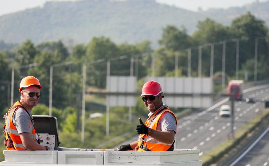 7 ΕΡΓΑΖΟΜΕΝΟΙ Το 2017 η Αυτοκινητόδρομος Αιγαίου απασχόλησε 563 εργαζόμενους διαφόρων ειδικοτήτων όπως εργατοτεχνικό προσωπικό, ηλεκτρολόγους, υδραυλικούς, μηχανικούς, τεχνικούς συστημάτων, τεχνικούς
