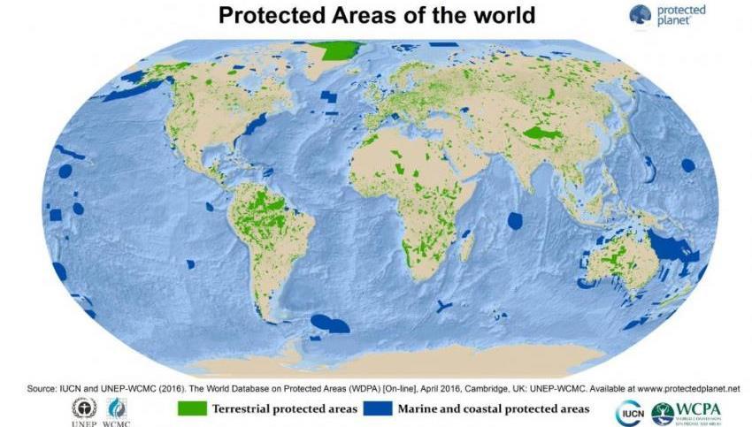 Προστατευόμενες περιοχές Σύμφωνα με τη Διεθνή Ένωση για τη Διατήρηση της Φύσης [International Union for Conservation of Nature (IUCN)] μια προστατευόμενη περιοχή είναι: «ένας αναγνωρισμένος και σαφώς