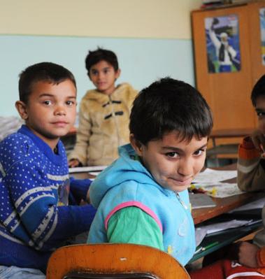 ΜΥΘΟΙ ΚΑΙ ΑΛΗΘΕΙΕΣ «το 68% των Ρομά θεωρεί ότι το σχολείο βοηθά στην απαλλαγή των παιδιών από τη φτώχεια, αλλά ότι η φοίτηση είναι προβληματική.