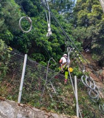 Συντήρηση των συστημάτων βραχοπροστασίας Πραγματοποιήθηκε συντήρηση των συστημάτων βραχοπροστασίας, όπως άδειασμα των φραχτών ανάσχεσης από παγιδευμένα