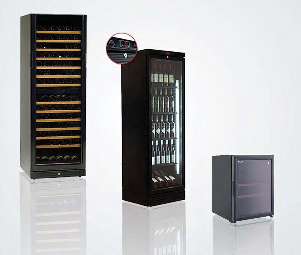 Βιτρίνες ψυγεία κρασιών Εσωτερικός φωτισμός Digital ένδειξη θερμοκρασίας Κλειδαριά Δυνατότητα αλλαγής φοράς πόρτας Ειδικό τζάμι για προστασία του κρασιού Αυτόματη απόψυξη Εξ.