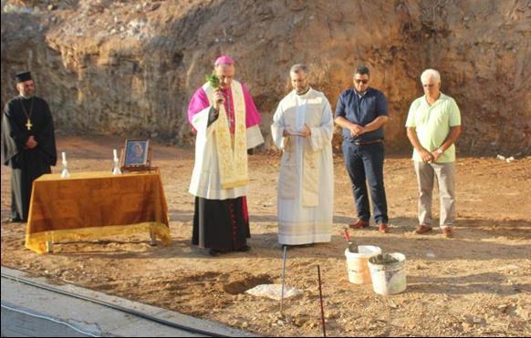 Δωροθέου, του Δημάρχου, του προέδρου Φίλων και Αποφοίτων του σχολείου ο Άγιος Γεώργιος, του Διευθυντή Β/θμιας Εκπαίδευσης Κυκλάδων, του Frère Μάριου Καπέλλα, ηγούμενου της Ιεράς Μονής Αγίου