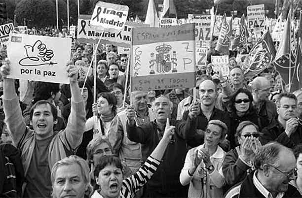 Ηταν μια με γά λη δια δή λω ση που ενώ - θη κε με τα πο τά μια των αντι πο λε μι κών δια δη λω τών που βγή καν στους δρό - μους σε δε κά δες ση μεία του κό σμου την ίδια μέ ρα για να απαι τή σουν να