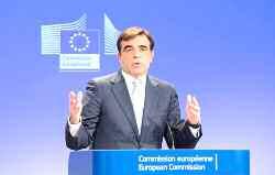 Επειδή η Ελλάδα έχοντας βγει πια από τα μνημόνια είναι μια κανονική χώρα της ευρωζώνης γίνεται μια διαδικασία διαλόγου με την Ευρωπαϊκή Επιτροπή για τον προϋπολογισμό την επόμενη χρονιά, μέσω της