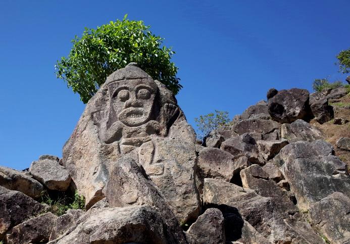 8η ημέρα: Σαν Αγκουστίν Τιεραδέντρο Πρωινή αναχώρηση για τους ζωγραφιστούς τάφους των προκολομβιανών πολιτισμών του Τιεραδέντρο (Tierradentro), τα «υπόγεια» (hypogeum), όπως ονομάζονται (6ος-9ος αι.