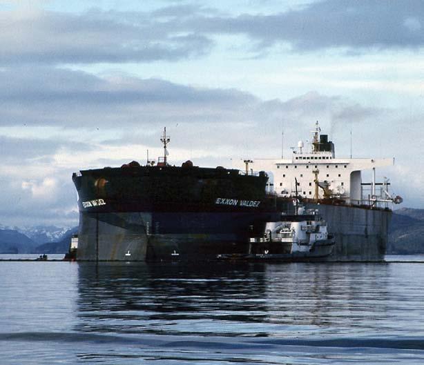 Το τάνκερ Exxon Valdez (φωτογρ. NOAA).