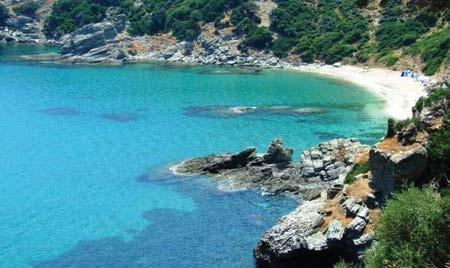 Επιβίβαση στο πλοίο και απόπλους για τη Σαμοθράκη. Τακτοποίηση στο ξενοδοχείο. Ελεύθερος χρόνος για μια πρώτη γνωριμία με τη γύρω περιοχή.