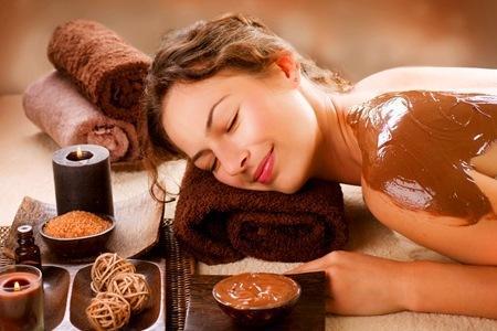Σοκολατοθεραπεία! Η σοκολάτα, επίσημη αγαπημένη των γυναικών, εκτός από την γλυκιά συντροφιά που μας κρατάει, ενδείκνυται και για θεραπεία.