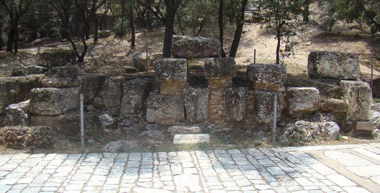 5 Διατείχισμα και «Δίπυλον υπέρ των Πυλών» (τέλη 4ου αι. π.χ.) Στενά δεμένα με τις τύχες της πόλης σε κάθε εποχή, τα τείχη αφηγούνται την ίδια την ιστορία της.
