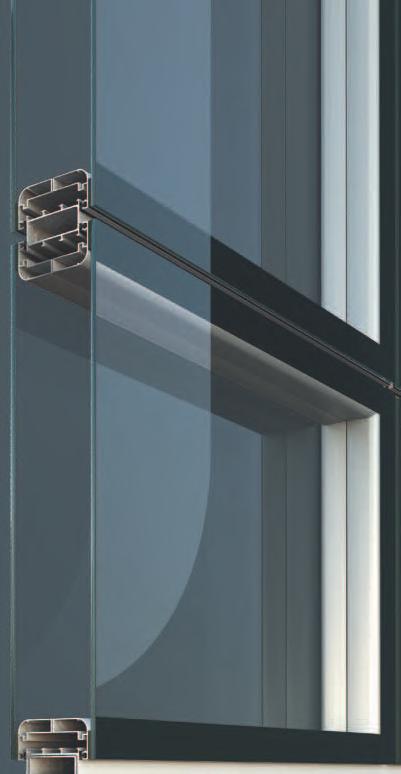 The double glazing panel of 100 mm thickness offers exceptional sound insulation properties (minimum 38 db).