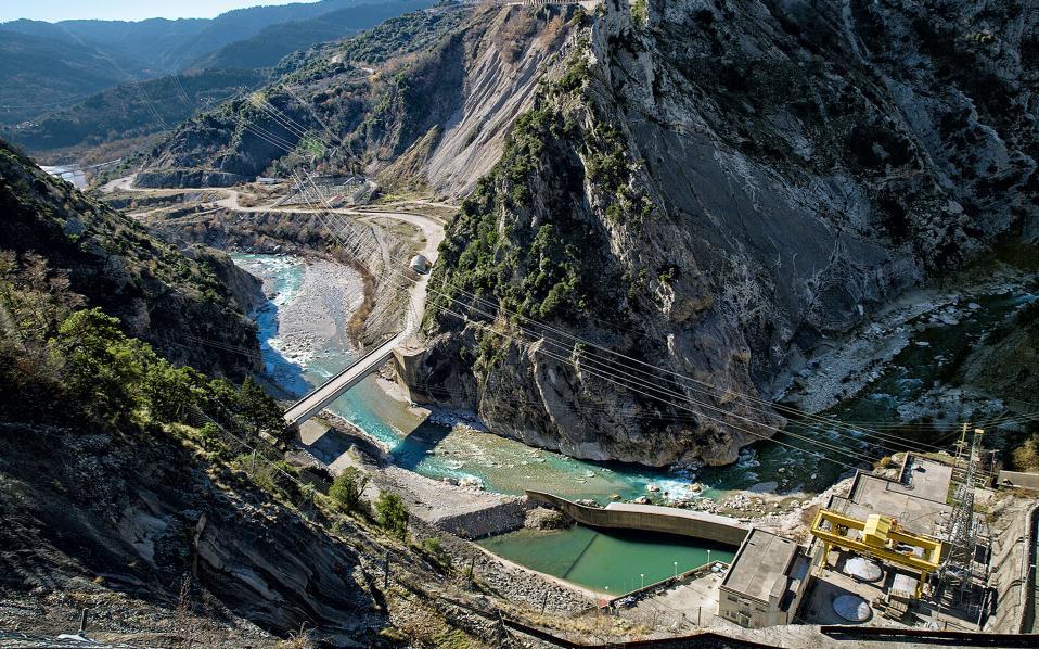 0 m ωφέλιμος όγκος 225 hm 3 Προσαγωγή μέσω σήραγγα εκτροπής,