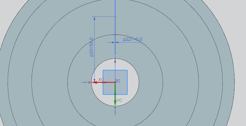 Όταν κάνουμε κλικ πάνω στην πλευρά οδηγούμαστε αυτόματα στο sketch (εικ 8) όπου θα σχεδιάσουμε την οπή και βλέπουμε ότι υπάρχουν ένας πράσινος σταυρός που δείχνει το κέντρο της οπής και δύο