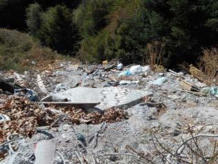 Απόρριψη απορριμμάτων και στερεών αποβλήτων - Επιχωματώσεις Πλήθος χώρων ανεξέλεγκτης απόθεσης απορριμμάτων αλλά και στερεών αποβλήτων καταγράφηκαν από τους φύλακες του Φ.Δ.