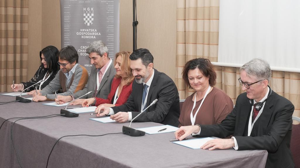 Συνεργασία για την ανάπτυξη της καινοτομίας στην περιοχή Αδριατικής Ιονίου Κείμενο Κατερίνα Παπαδοπούλου Ζάγκρεμπ, 1η Μαρτίου 2019 Την πρόθεση δημιουργίας μόνιμου διακρατικού δικτύου για την προώθηση