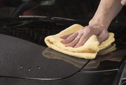 Αφού πλύνετε το αυτοκίνητο με σαμπουάν, χρησιμοποιείστε