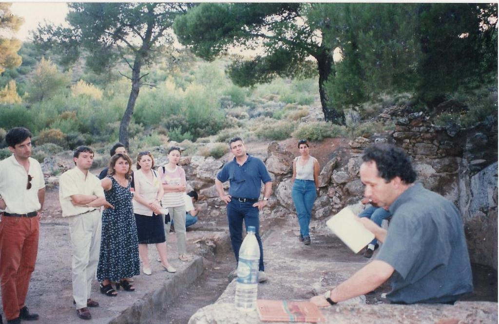 Πότε μπορούμε να ξεκινήσουμε H Π.Ε είναι ανάγκη να αρχίζει από το Νηπιαγωγείο όπου τα παιδιά << χτίζουν >> συνήθειες και στάσεις ζωής, οικοδομούν τον τρόπο σκέψης και αντίληψής τους για το χώρο τους.