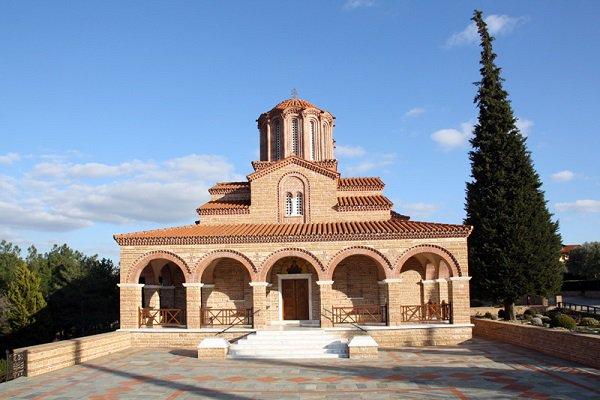 Ι.Ν.Αγίου Αρσενίου του Καππαδόκου Monastery typical rule for appropriate clothing: Entry to the Convent is not allowed to women wearing trousers, short skirts, and sleeveless or backless dresses.