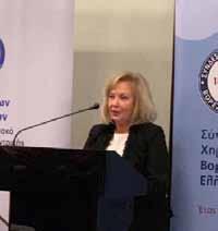 Καραβάς είναι απόφοιτος του Τμήματος Χημείας ΑΠΘ, Διδάκτορας Φαρμακευτικής, και Αντιπρόεδρος του Διοικητικού Συμβουλίου με Τομέα Ευθύνης το