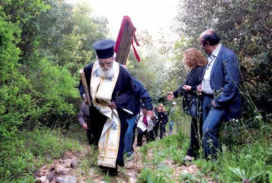 Περιφορά της Αναστάσιμης Εικόνας στη Στρογγυλή ΔΗΜΟΤΙΚΗ ΕΝΟΤΗΤΑ ΜΕΛΙΤΕΙΕΩΝ Στον Αγ. Ματθαίο η Περιφορά του Επιταφίου γίνεται με τη συνοδεία της Φιλαρμονικής.