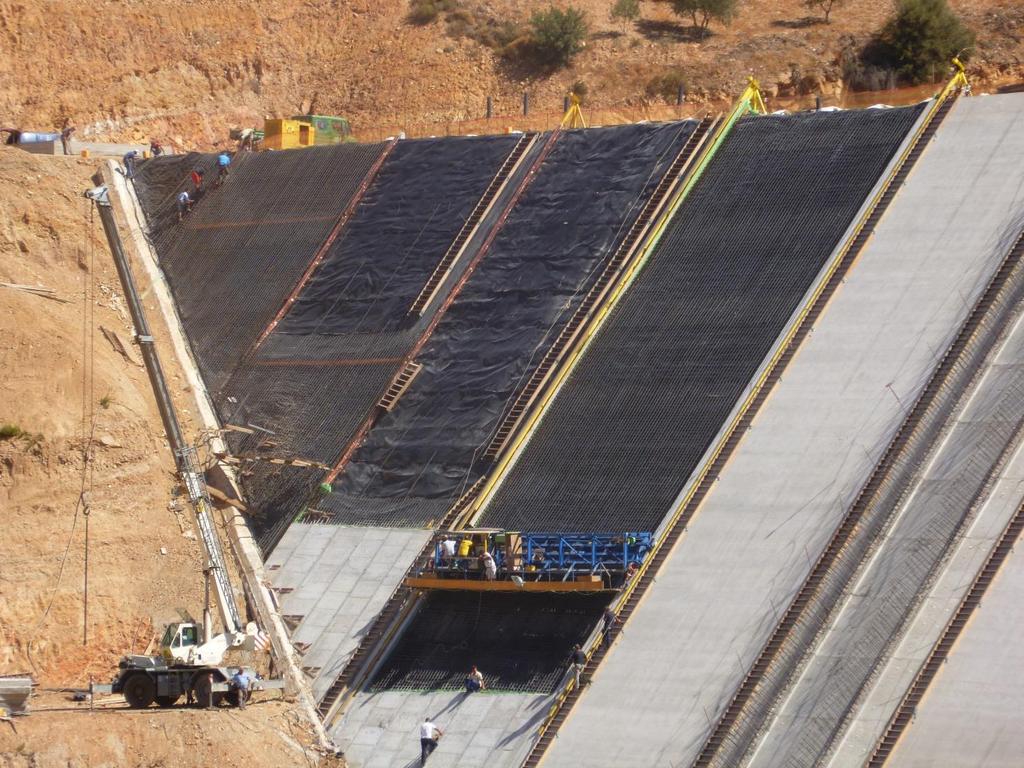 Σκυροδέτηση πλάκας Τριγωνικά φατνώματα και