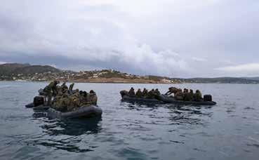 Έχουν σχεδόν ίδιες ειδικές προδιαγραφές με αυτές των 450 σκαφών που είχαμε παραδώσει από το 1999 έως το 2004, όπως πολύ ενισχυμένο ύφασμα, ξύλινη καρίνα, μεταλλικά πατώματα και ενισχύσεις.