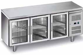 110 Ανοξείδωτο ψυγείο πάγκος συντήρησης KARAMCO με ψυκτικό μηχάνημα. Τεχνικά χαρακτηριστικά: Σειρά 600. Βεβιασμένη κυκλοφορία αέρα. Ενσωματωμένο ψυκτικό μηχάνημα.