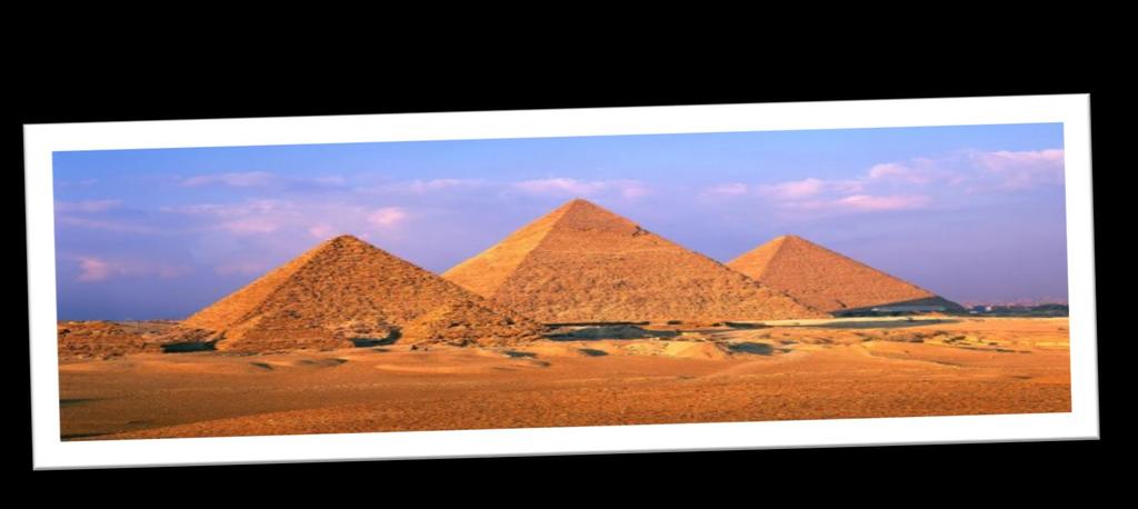 Σκοπός της κατασκευή τους ήταν η στέγαση του νεκρού Φαραώ κατά την διάρκεια της μεταθανάτιας ζωής του. Η κατασκευή χρονολογείται στο 2580 π.χ. και βρίσκεται στη Νεκρόπολη της Γκίζας.