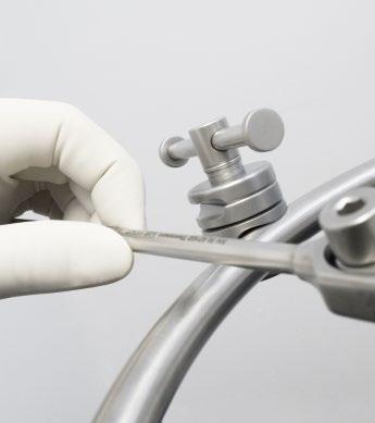 Dual Angle Handles After positioning and tightening blade using the Free Angle