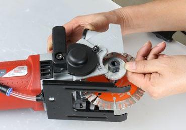 Installation and replacement of saw blades Note: Before installing the cutting blade, you must