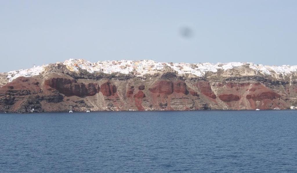 εκπαίδευσης του σχολείου, πραγματοποιήθηκε στις 14/04-17/04/ 2016, στο νησί της Σαντορίνης.