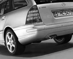 Leichtmetallräder 4-fach, VA: 7,5 J x 17 ET 37, Reifengröße: 225/45 R 17 HA: 8,5 J x 17 ET 34, Reifengröße: 245/40 R 17 AMG Styling bestehend aus: Frontschürze mit integrierten Nebelscheinwerfern,