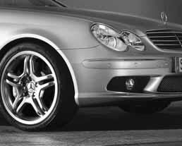 (vergrößert) Spezifische remsanlage, remsscheiben vorne gelocht, remssättel mit Schriftzug»Mercedes-enz«Sportfahrwerk Sportlicher Motorsound (nur für enziner-modelle) G zwei Einzelrohrblenden