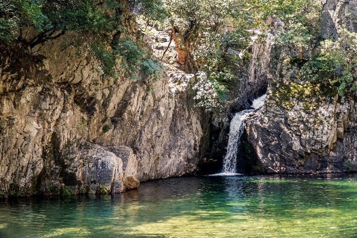 Πλούσιο παραδοσιακό πρωινό και ημέρα ελεύθερη για ξεκούραση και μπάνιο.