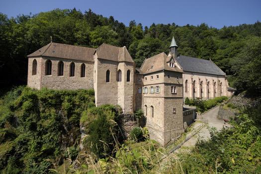 Θα κάνουμε επίσης μια στάση στο γραφικό χωριό του Έγκισχαϊμ (Eguisheim), που σταθερά συγκαταλέγεται ανάμεσα στα πιο όμορφα χωριά της Γαλλίας.