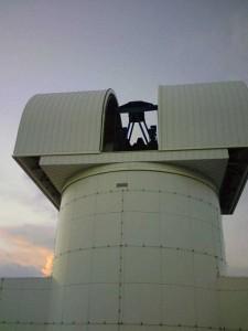 ΑΣΤΕΡΟΣΚΟΠΕΙΟ ΧΕΛΜΟΥ Τηλεσκόπιο «Αρίσταρχος» Το τηλεσκόπιο του Εθνικού Αστεροσκοπείου Αθηνών με το όνομα «ΑΡΙΣΤΑΡΧΟΣ» είναι το μεγαλύτερο