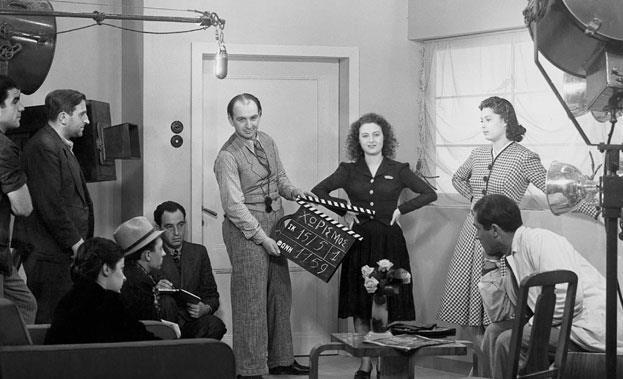 Το 1939 παρουσιάζεται μια ικανοποιητική ελληνική ταινία στον τομέα του ομιλούντος.