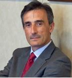 Από το 1983 μέχρι το 1991 εργάσθηκε στην Ιταλία στις ασφαλιστικές εταιρίες RAS και PADANA Assicurazioni, θυγατρική του Πετροχημικού Ομίλου Ε.Ν.Ι. Το 1992 ήρθε στην Ελλάδα.