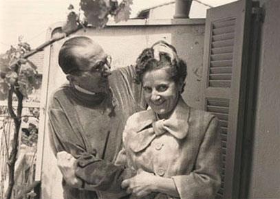 Αντίμπ Τον Ιούνιο του 1948 το ζεύγος Καζαντζάκη εγκαθίσταται στην Αντίμπ (Αντίπολη) της Κυανής ακτής, όπου αποκτά δικό του σπίτι το 1954.