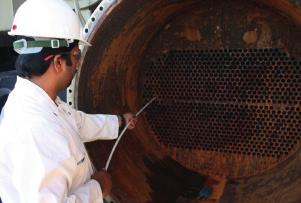 TEXNIKH PHASED ARRAY UT / PA Η διάταξη Phased Array είναι συσκευή ανίχνευσης ασυνεχειών με υπερήχους, που φέρει μετατροπέα πολλαπλών στοιχείων.