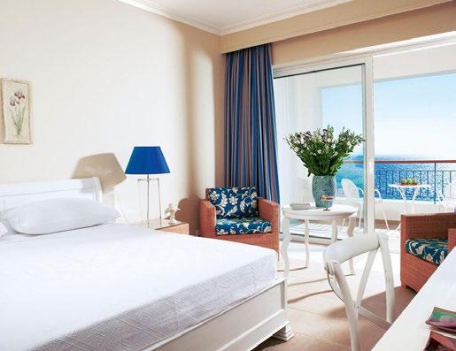 Τα δωμάτια, οι σουίτες και τα μπανγκαλόου του Olympia Riviera έχουν κομψή διακόσμηση, παράθυρα από το δάπεδο μέχρι την οροφή, καθώς επίσης μπαλκόνι ή βεράντα με θέα στο Ιόνιο Πέλαγος.