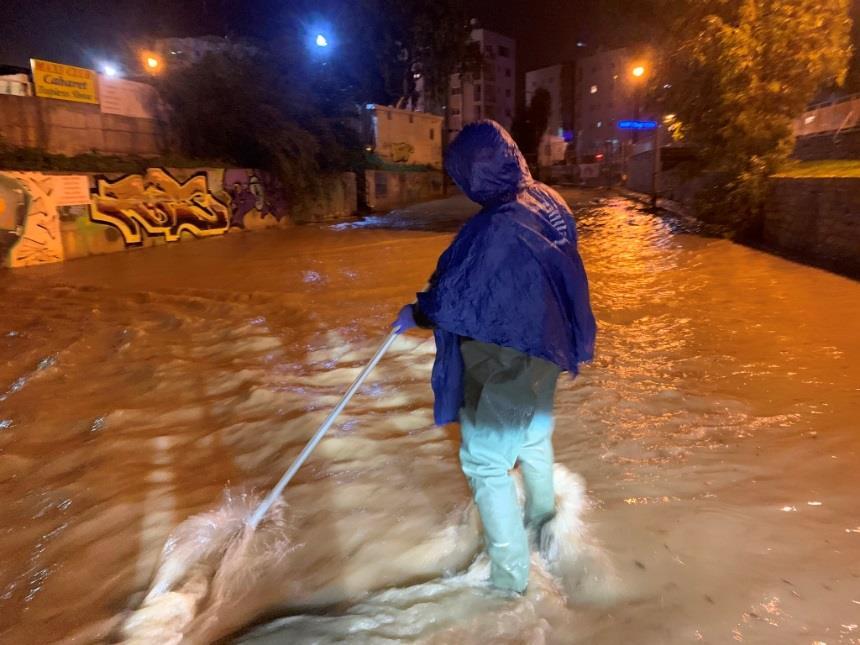 ΕΤΟΙΜΑΣΙΑ ΜΕΛΕΤΗΣ ΕΚΤΙΜΗΣΗΣ ΠΕΡΙΒΑΛΛΟΝΤΙΚΩΝ ΕΠΙΠΤΩΣΕΩΝ ΚΑΙ ΚΙΝΔΥΝΩΝ ΑΠΌ ΤΗΝ ΕΙΣΡΟΗ ΟΜΒΡΙΩΝ ΥΔΑΤΩΝ ΣΤΗ ΘΑΛΑΣΣΑ 1.