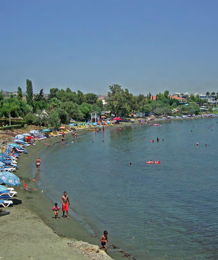 ΠΕΝΤΑΚΩΜΟ / PENTAKOMO ΠΑΡΑΛΙΑ ΑΚΤΗ ΚΥΒΕΡΝΗΤΗ Governor s Beach Η διάσημη παραλία Ακτή του Κυβερνήτη βρίσκεται δίπλα στο χωριό Πεντάκωμο, περίπου 10 χλμ.