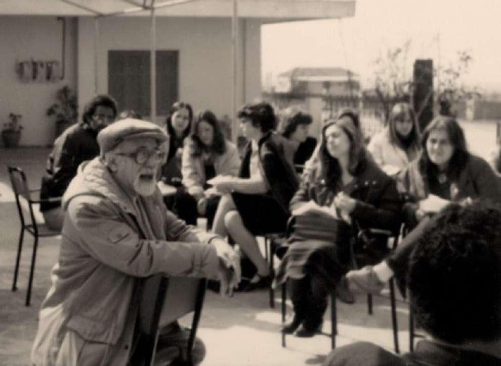 αλλά και υπό την νέα αντίληψη για την μελέτη και την διαχείριση του πολιτισμικού «κεφαλαίου».