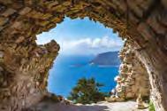 Το θέρετρο διαθέτει 14 γραφικά κτήρια όπου στεγάζονται οι σουίτες με κήπο.