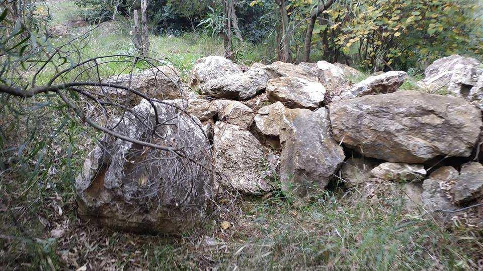 ΦΩΤΟ 2 Στο τέλος της διαδρομής τους, οι σπηλαιολόγοι, διαπίστωσαν ότι δεν υπήρχε άνοιγμα, ο κλειστός οχετός είχε χτιστεί με τσιμεντόλιθους, όπως μπορείτε να διακρίνετε στις φωτογραφίες 1&2, εσωτερική