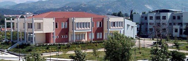 Κεντρικής Μακεδονίας Τα έτη 2000 και 2004 ολοκληρώθηκε η κατασκευή του κλειστού αμφιθεάτρου και της Σπουδαστικής Λέσχης.