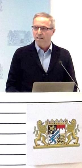 4 / 6 κούς των ουμανιστικών Γυμνασίων της Βαυαρίας που διδάσκουν Αρχαία Ελληνικά. Fortbildung für Lehrkräfte der bayerischen Humanistischen Gymnasien, die Altgriechisch unterrichten.