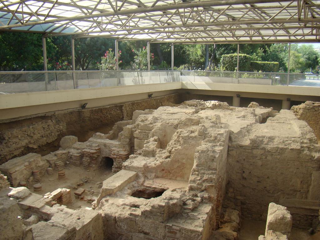 1 Αρχαιολογικός χώρος λεωφόρου Αμαλίας Στη συμβολή των λεωφόρων Αμαλίας και Βασιλίσσης Όλγας στις νοτιοδυτικές παρυφές του Ζαππείου, οι ανασκαφές που έγιναν σε χώρο κατασκευής φρέατος εξαερισμού του